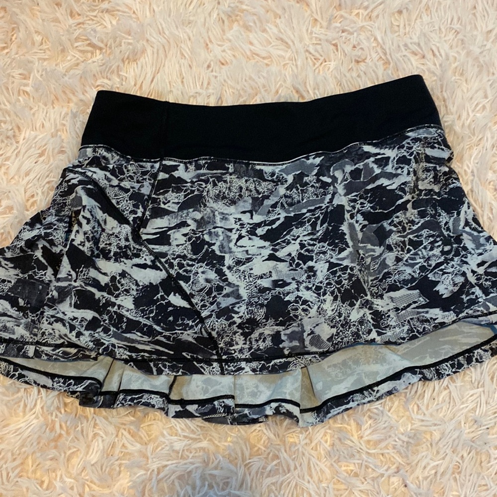 Lulumon skort